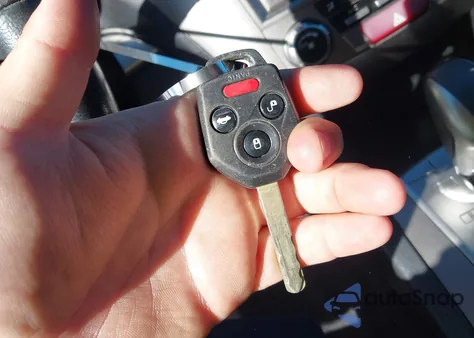 2010 Subaru Outback 2.5I Premium из США, поврежденный, VIN 4S4BRBCC8A3335535